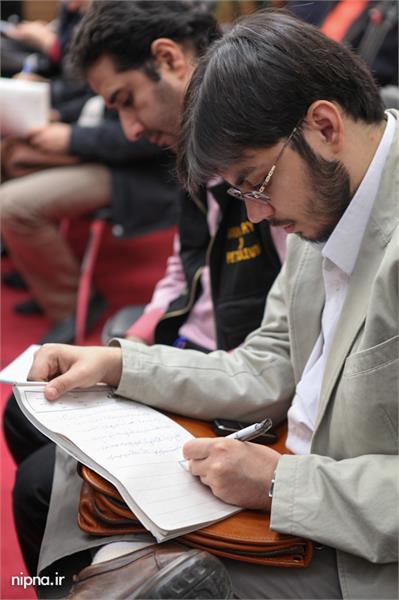 نشست خبری مهندس بیات، مدیرعامل شرکت ملی صنایع پتروشیمی در حاشیه نمایشگاه ایران پلاست 12