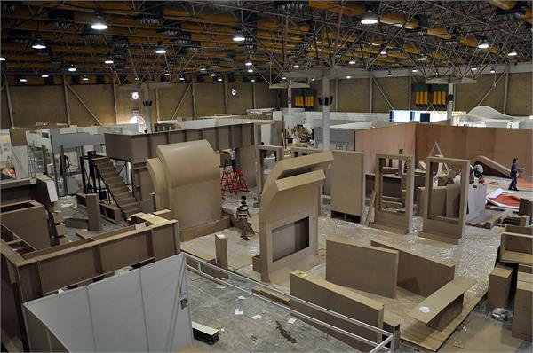 ایران پلاست نهم جان می گیرد / دومین روز غرفه سازی نمایشگاه ایران پلاست 1