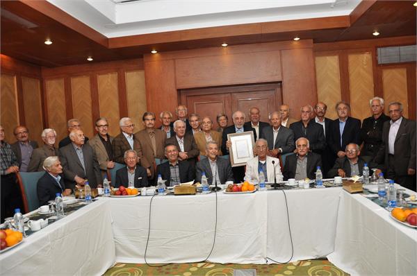 بیست و دومین نشست مدیران عامل شرکت های تولیدی پتروشیمی در شیراز 13