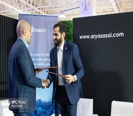 امضا توافق‌نامه توسعه زیست‌بوم نوآوری و فناوری میان معاونت علمی و فناوری ریاست‌جمهوری و پلیمر آریاساسول در غرفه این شرکت در دومین روز از هفدهمین نمایشگاه بین‌المللی ایران پلاست 1