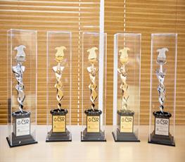 مشاور اجتماعی مدیرعامل و رئیس دبیر خانه مسئولیت اجتماعی شرکت ملی صنایع پتروشیمی از شرکت های برتر درحوزه مسئولیت های اجتماعی تقدیر کر 7