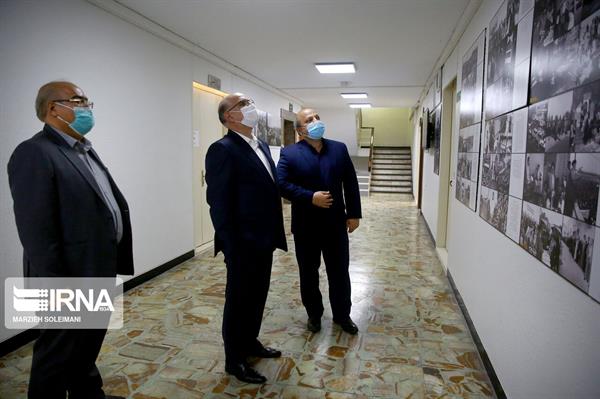 بازدید مدیرعامل شرکت ملی صنایع پتروشیمی از ایرنا 4