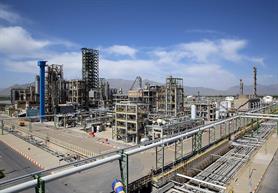 مهار آتش سوزی جزئی در پتروشیمی شازند