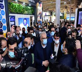 بازدید وزیر نفت از پانزدهمین نمایشگاه بین المللی ایران پلاست (2) 9