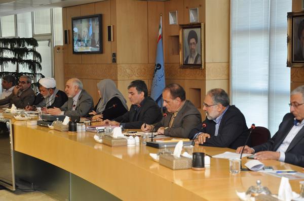 نشست مدیران عامل منطقه عسلویه با مدیرعامل شرکت ملی صنایع پتروشیمی 7
