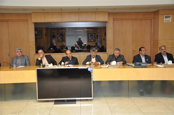 نشست مدیران عامل منطقه عسلویه با مدیرعامل شرکت ملی صنایع پتروشیمی 14