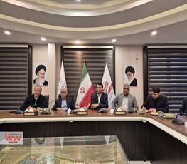 نشست معاون وزیر نفت و مدیرعامل شرکت ملی صنایع پتروشیمی با مدیران و مجریان طرح های پتروشیمی منطقه لامرد 15