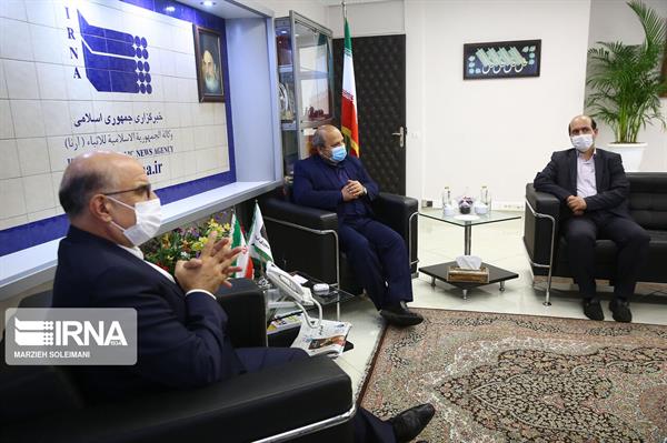 بازدید مدیرعامل شرکت ملی صنایع پتروشیمی از ایرنا 9