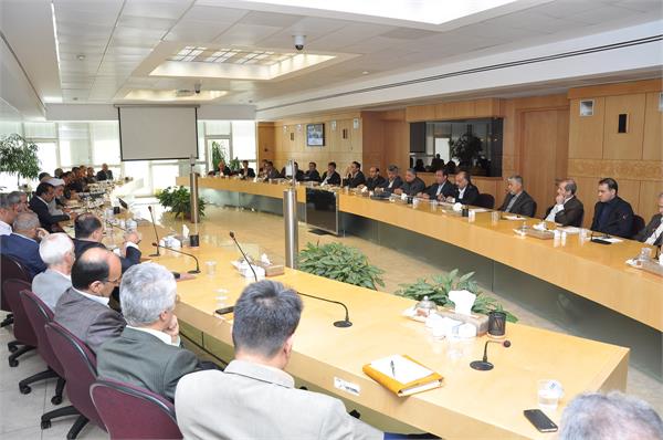 نشست مدیران عامل منطقه عسلویه با مدیرعامل شرکت ملی صنایع پتروشیمی 1