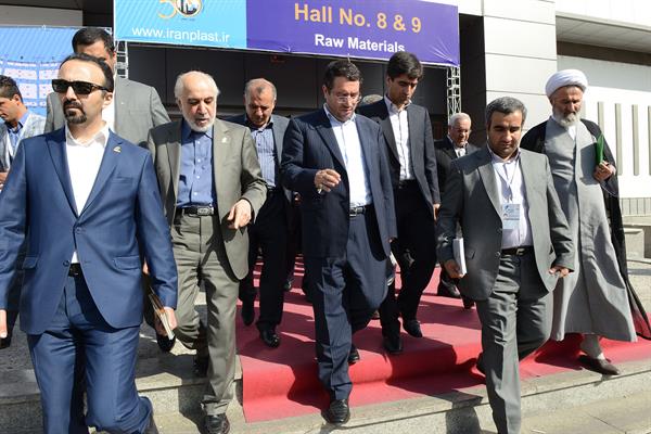 بازدید اعضای کمیسیون صنایع مجلس شورای اسلامی از ایران پلاست نهم 11