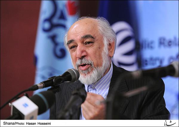 نشست خبری مهندس شعری مقدم در حاشیه نمایشگاه نفت، گاز و پتروشیمی 8