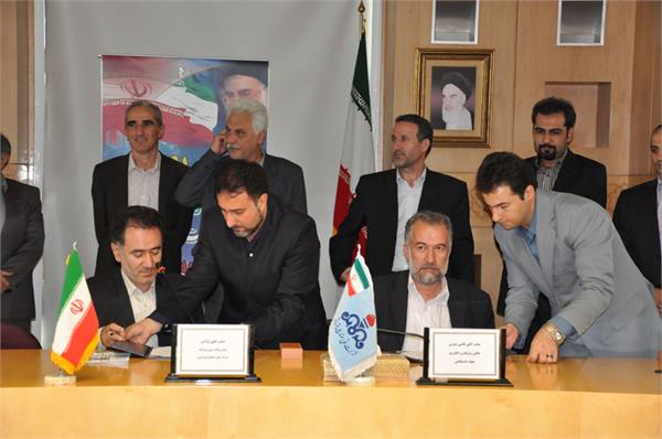 امضای قرارداد آینده نگاری صنعت پتروشیمی بین جهاد دانشگاه و شرکت ملی صنایع پتروشیمی 7