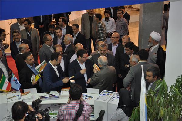 بازدید اعضای کمیسیون صنایع مجلس شورای اسلامی از ایران پلاست نهم 3