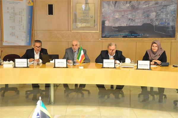 دیدار هیئت اعزامی کشور آفریقای جنوبی با مدیرعامل شرکت ملی صنایع پتروشیمی 3