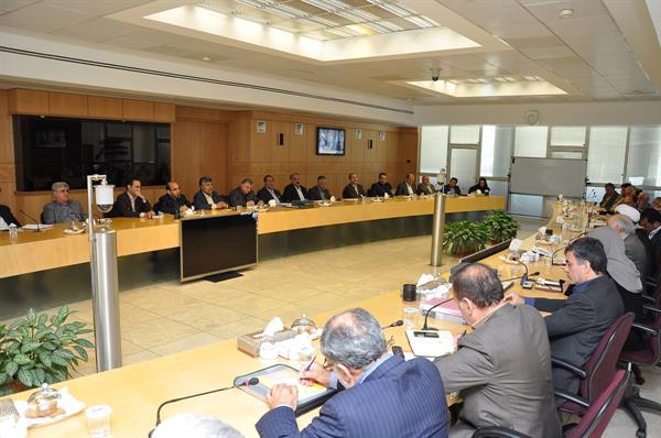 نشست مدیران عامل منطقه عسلویه با مدیرعامل شرکت ملی صنایع پتروشیمی 8