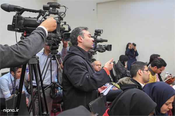 نشست خبری مهندس بیات، مدیرعامل شرکت ملی صنایع پتروشیمی در حاشیه نمایشگاه ایران پلاست 8