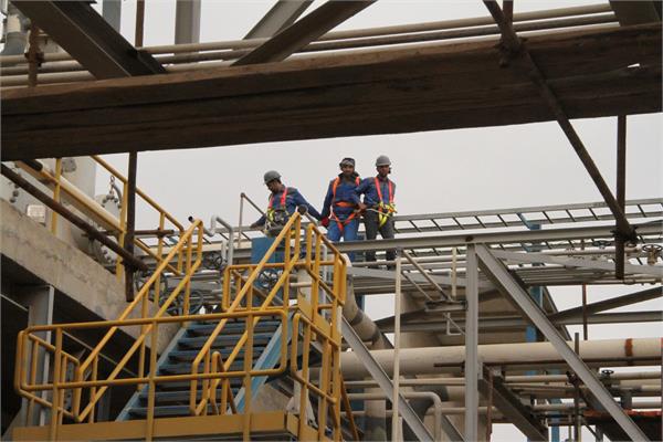 بازدید مدیرعامل شرکت ملی صنایع پتروشیمی از طرح های پتروشیمی منطقه ماهشهر 7