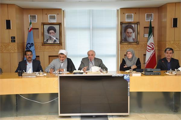 نشست مدیران عامل منطقه عسلویه با مدیرعامل شرکت ملی صنایع پتروشیمی 5