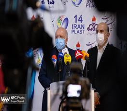 گفت و گوی وزیر نفت با خبرنگاران در چهاردهمین نمایشگاه بین المللی ایران پلاست 11