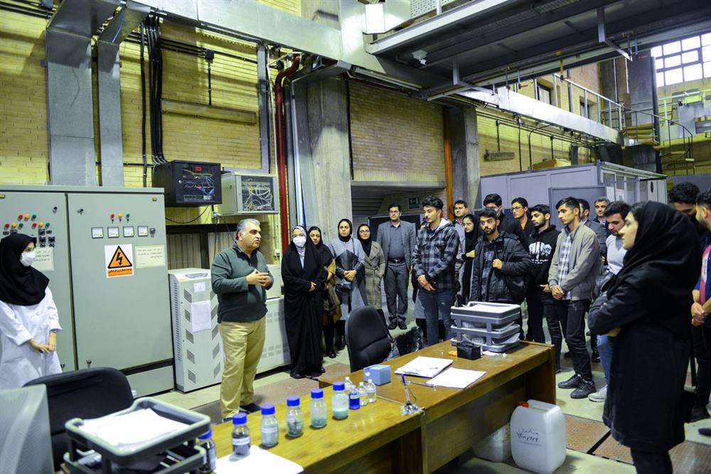 بازدید دانشجویان علوم پزشکی از شرکت پژوهش و فناوری پتروشیمی مرکز تهران