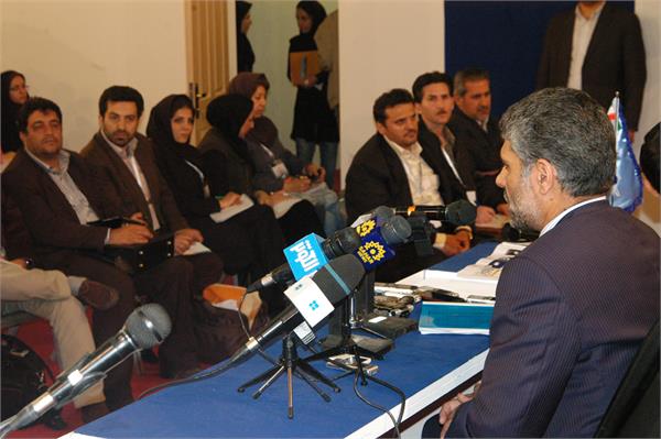 نشست خبری مهندس بیات در نمایشگاه هفدهم نفت، گاز، پالایش و پتروشیمی 5