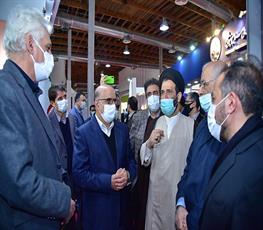 بازدید اعضای کمیسیون صنایع ومعادن مجلس شورای اسلامی از غرفه شرکت ملی صنایع پتروشیمی وسالن 14 و15 بیست وپنجمین نمایشگاه نفت 11