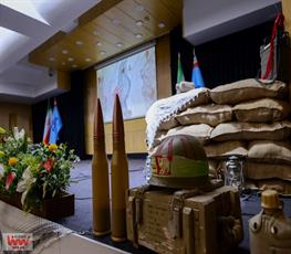 برگزاری آیین گرامیداشت هفته دفاع مقدس با حضور خانواده محترم سردار شهید حاجی زاده در شرکت ملی صنایع پتروشیمی 52