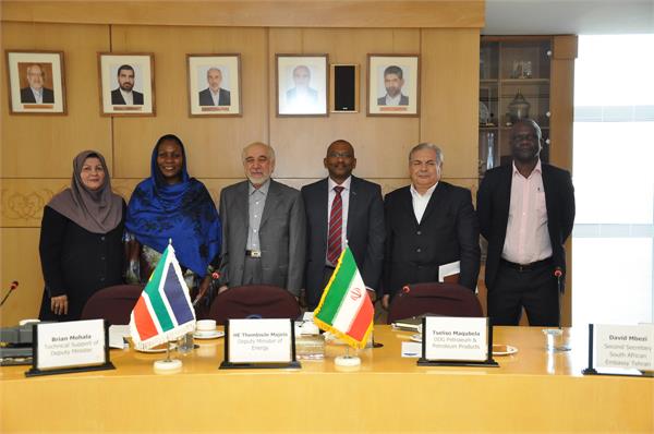 دیدار هیئت اعزامی کشور آفریقای جنوبی با مدیرعامل شرکت ملی صنایع پتروشیمی 12