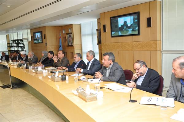 نشست مدیران عامل منطقه عسلویه با مدیرعامل شرکت ملی صنایع پتروشیمی 11