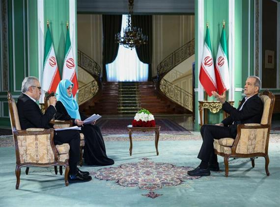 رئیس‌جمهوری: مصرف بنزین بدون فشار بر مردم باید مدیریت شود
