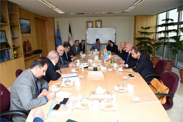 نشست هیئت اسپانیایی با مدیرعامل شرکت ملی صنایع پتروشیمی 4