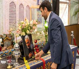 بازدید معاون وزیر نفت و مدیرعامل شرکت ملی صنایع پتروشیمی از شانزدهمین نمایشگاه بین‌المللی ایران‌پلاست (3) 1