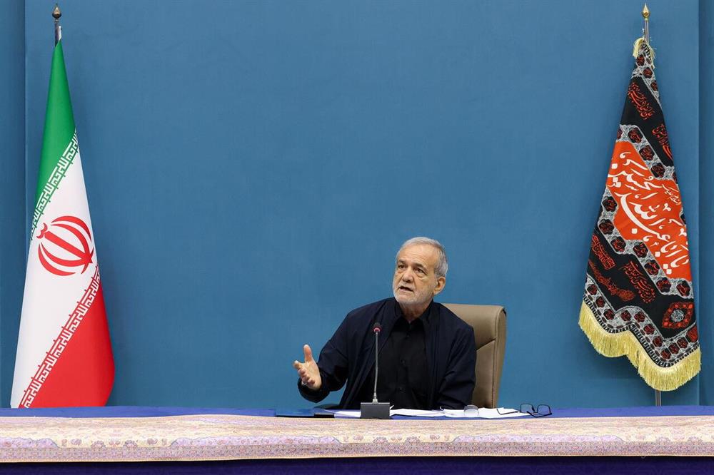 Iran President Pledges Unity, Apologizes for Border Attacks Amidst Grief