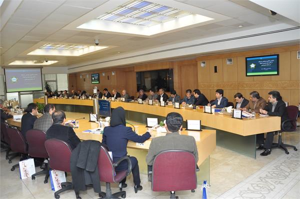 نشست تخصصی استفاده از ابزارهای مالی نوین در صنعت پتروشیمی 3