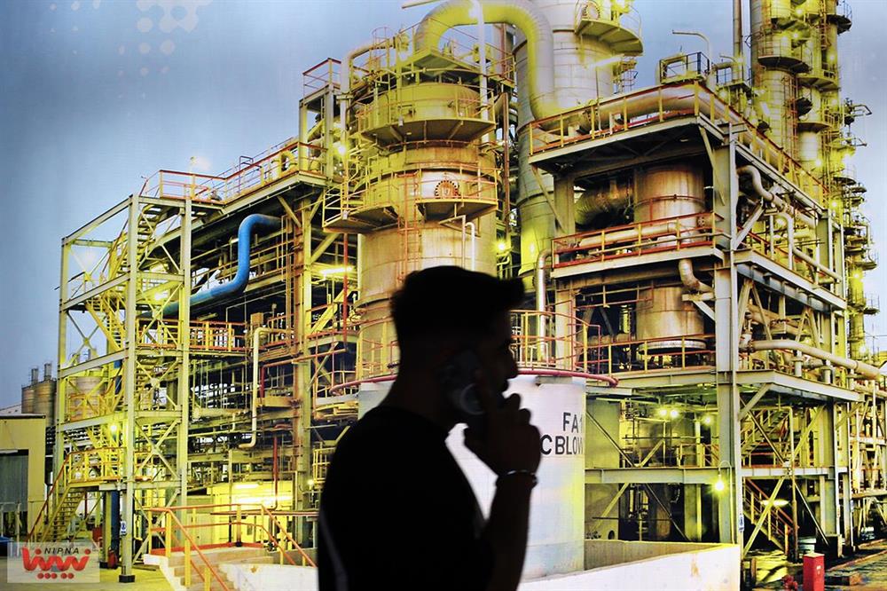 Manok Cylinder Maker Urges Support for SMEs at IranPlast Exhibition