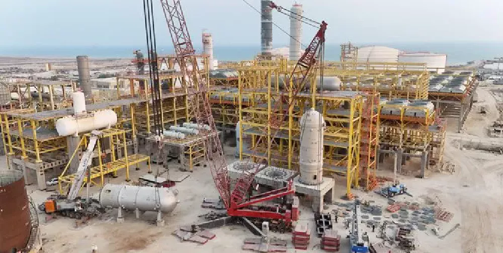 Siraf Energy Petchem Sets Record Installing 1,200 Tons of Equipment in 24 Hours