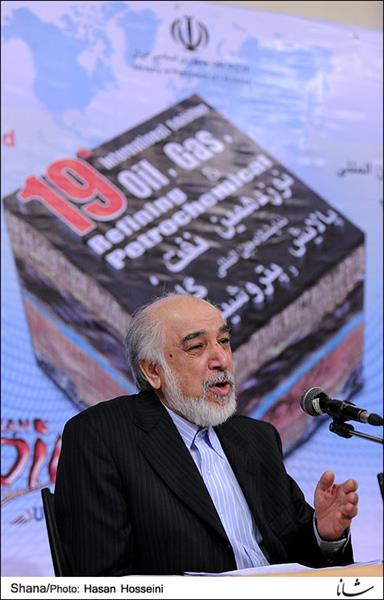 نشست خبری مهندس شعری مقدم در حاشیه نمایشگاه نفت، گاز و پتروشیمی 11