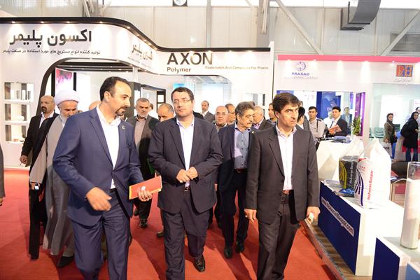 بازدید اعضای کمیسیون صنایع مجلس شورای اسلامی از ایران پلاست نهم 8