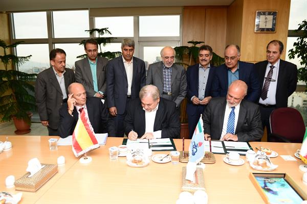 نشست هیئت اسپانیایی با مدیرعامل شرکت ملی صنایع پتروشیمی 8