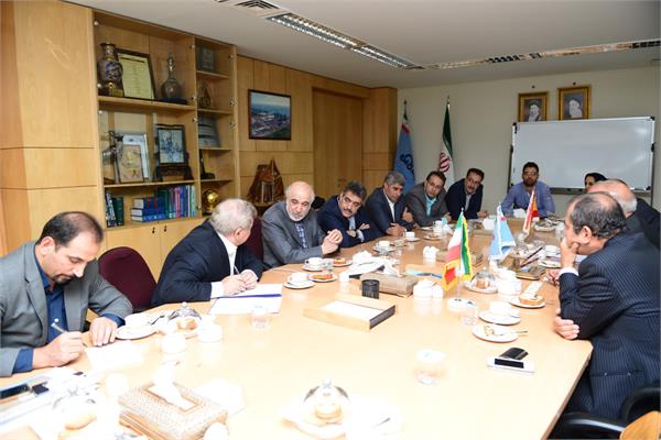 نشست هیئت اسپانیایی با مدیرعامل شرکت ملی صنایع پتروشیمی 6