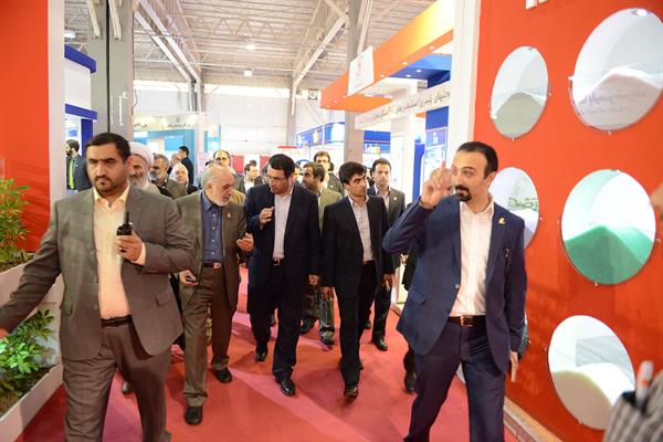 بازدید اعضای کمیسیون صنایع مجلس شورای اسلامی از ایران پلاست نهم 6