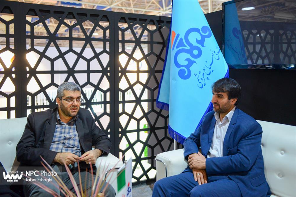 بازدید معاون وزیر نفت در امور بین‌الملل و بازرگانی از نمایشگاه ایران پلاست