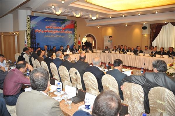 نوزدهمین نشست مدیران عامل مجتمع های تولید صنایع پتروشیمی  کشور با حضور وزیر نفت 7