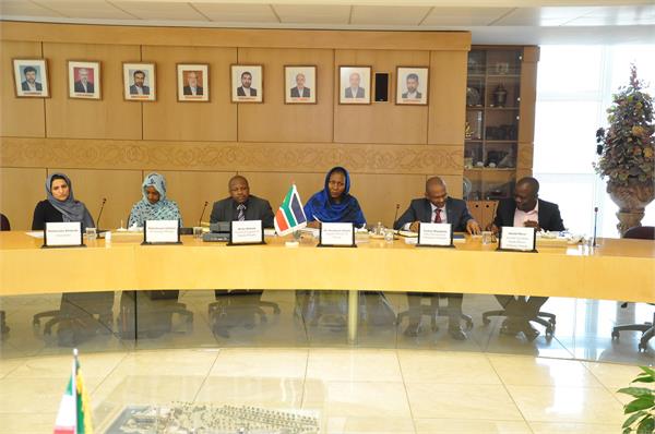 دیدار هیئت اعزامی کشور آفریقای جنوبی با مدیرعامل شرکت ملی صنایع پتروشیمی 5