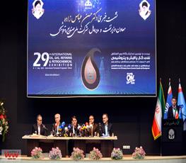 نشست خبری معاون وزیر نفت و مدیرعامل شرکت ملی صنایع پتروشیمی در بیست و نهمین نمایشگاه نفت،گاز،پالایش و پتروشیمی 17