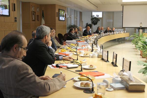 نشست بررسی و انتخاب منطقه چابهار به عنوان قطب توسعه آتی صنعت پتروشیمی 13