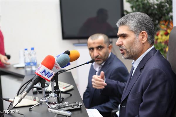 نشست خبری مهندس بیات، مدیرعامل شرکت ملی صنایع پتروشیمی در حاشیه نمایشگاه ایران پلاست 13