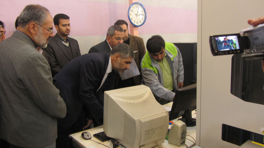 بازدید مدیرعامل شرکت ملی صنایع پتروشیمی از طرح های صنایع تکمیلی پتروشیمی در استان کرمان 9