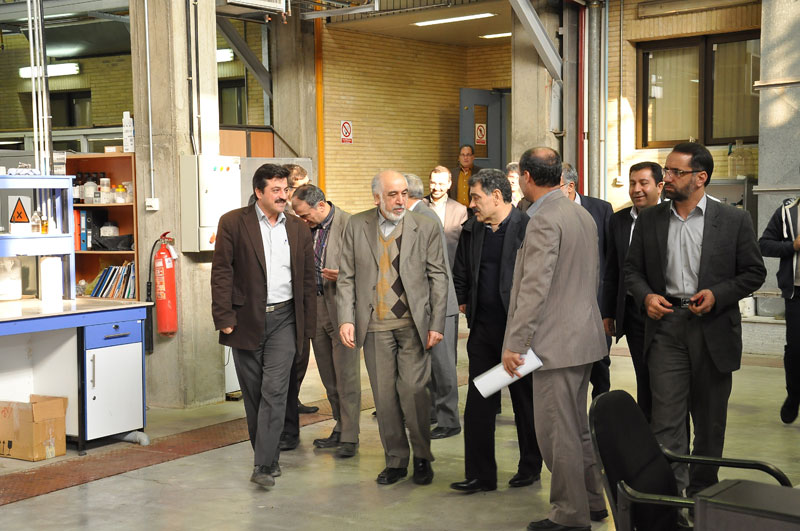 بازدید معاون وزیر نفت در امور پتروشیمی از شرکت پژوهش و فناوری پتروشیمی 2