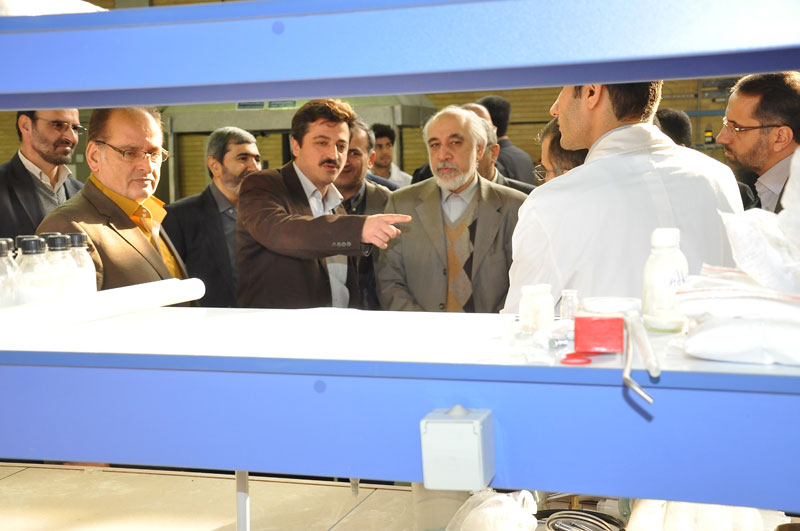بازدید معاون وزیر نفت در امور پتروشیمی از شرکت پژوهش و فناوری پتروشیمی 3